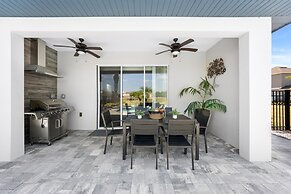 Entire Home in Four Corners Florida Reu101