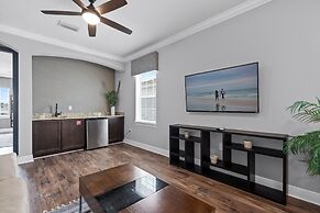 Entire Home in Four Corners Florida Reu101