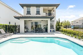 Entire Home in Four Corners Florida Reu101