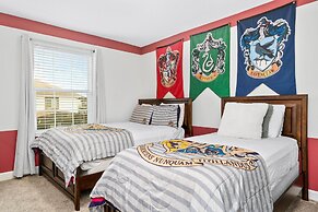 Really Close to Disney Sleeps Stl116