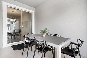 Really Close to Disney Sleeps Stl116