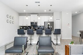 Really Close to Disney Sleeps Stl116