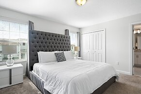 Really Close to Disney Sleeps Stl116