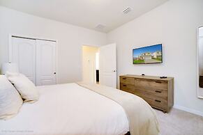 Gorgeous Family Home With Private Pool Ww105