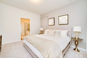 Gorgeous Family Home With Private Pool Ww105