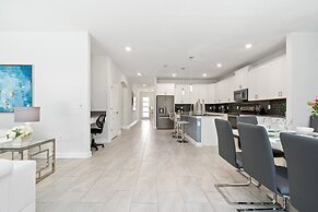 Dashing Family Home Stl113