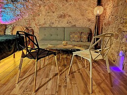 Ocre Studio By Paradox