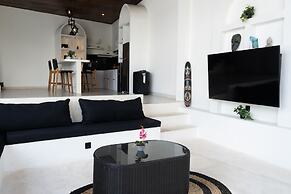 Santorini Luxury Villa