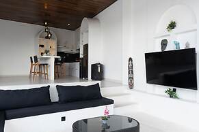 Santorini Luxury Villa