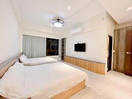 Kuan Pin Ju station elevator Hostel