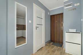 Poznan Apartment With 2 Desks by Renters