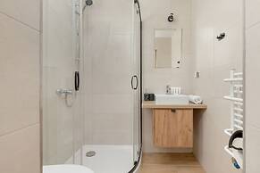 Boczna Apartment Near The Sea by Renters