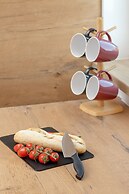 Boczna Apartment Near The Sea by Renters