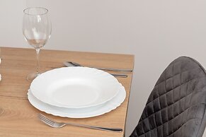 Boczna Apartment Near The Sea by Renters