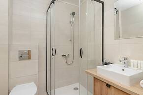 Apartment With Balcony Sea by Renters