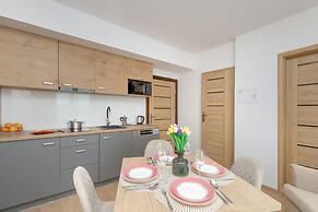 Apartment With Balcony Sea by Renters