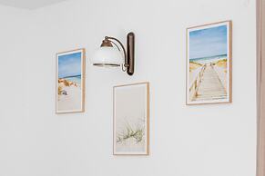 Apartment With Balcony Sea by Renters