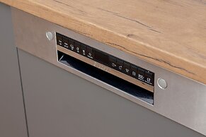 Apartment With Balcony Sea by Renters