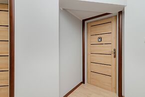 Apartment With Balcony Sea by Renters