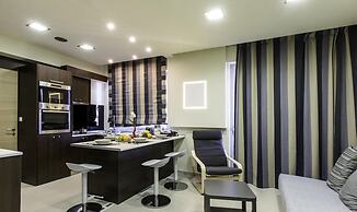 Rhodes Central Suite