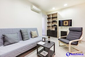 Rhodes Central Suite