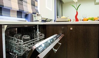 Rhodes Central Suite