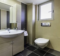 Rhodes Central Suite