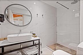 Comissa Luxury Suites