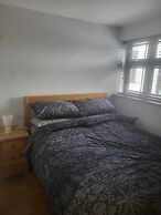 Town Centre Modern 1 Bed Self-contained Apartment