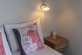 Laconia Domus - Plytra