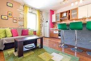 Dante Square Apartment