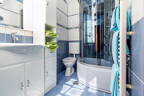 Dante Square Apartment