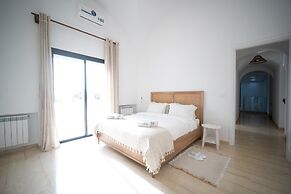 Modernity Villa Exceptionnelle Hammamet Centre