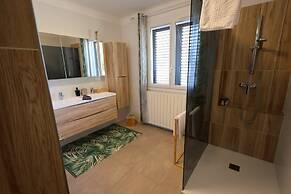 HISTOIRE D'Ô - LES PISCINES