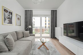 Stylish Apartment in Wroclaw by Renters