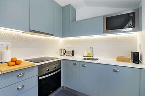 Urban Oasis Premium Location w AC