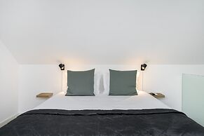 Urban Oasis Premium Location w AC