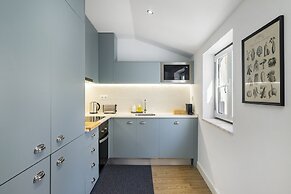 Urban Oasis Premium Location w AC