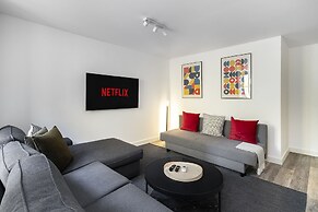 Urban Oasis Premium Location w AC