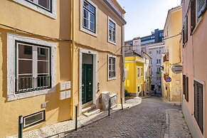 Urban Oasis Premium Location w AC