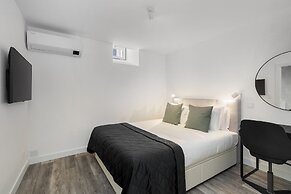 Urban Oasis Premium Location w AC