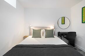 Urban Oasis Premium Location w AC