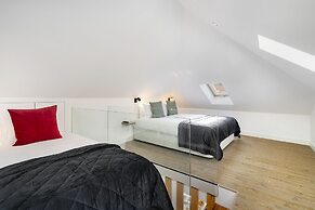 Urban Oasis Premium Location w AC