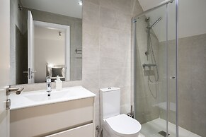 Urban Oasis Premium Location w AC