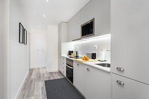 Urban Oasis Premium Location w AC