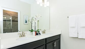 Fancy Family Home at Championsgate Chg101