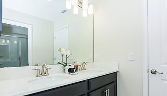 Fancy Family Home at Championsgate Chg101