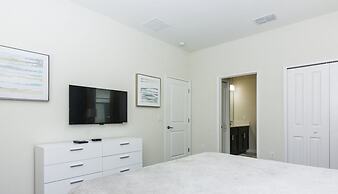 Fancy Family Home at Championsgate Chg101