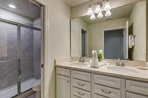 Bright Elegant Home at Solterra Resort Sol103