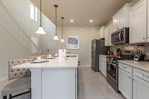 Bright Elegant Home at Solterra Resort Sol103